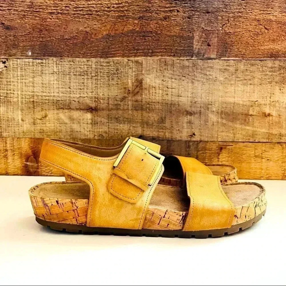 Aerosoles Compass Flat Sandals - Picture 2 of 8